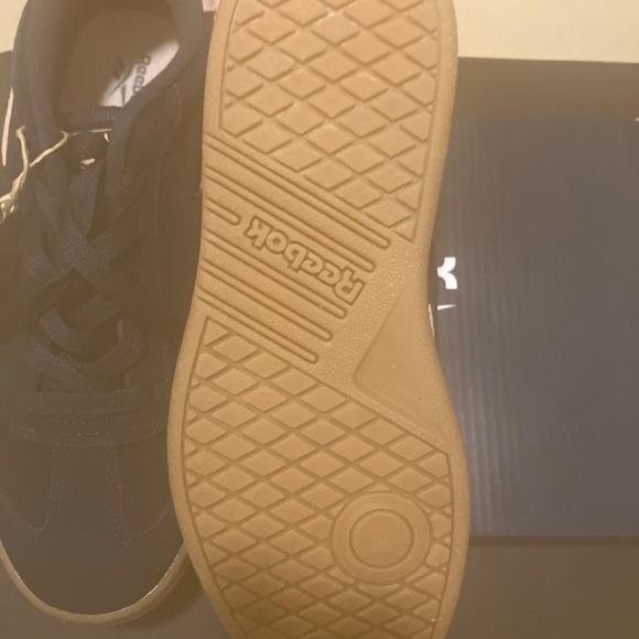 Reebok woman’s Sneaker 6.5 (navy blue,light pink,tan) - Picture 10 of 12